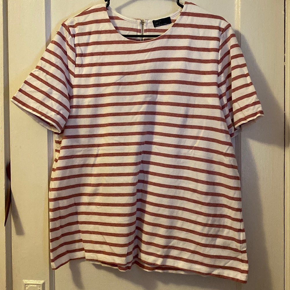 Gap short sleeve t-shirt